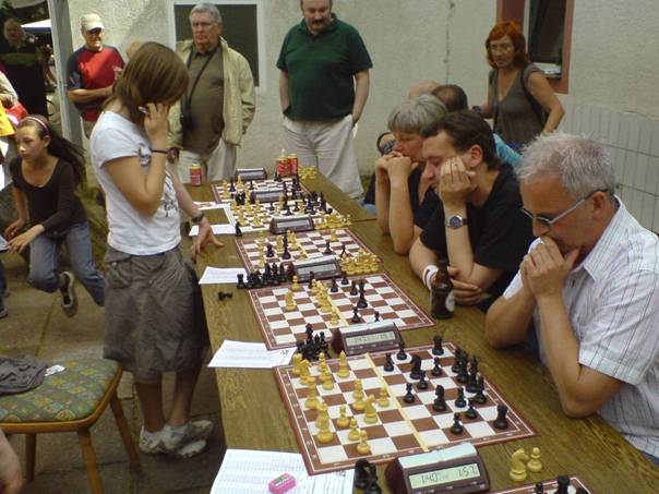 Schach, Janna / About